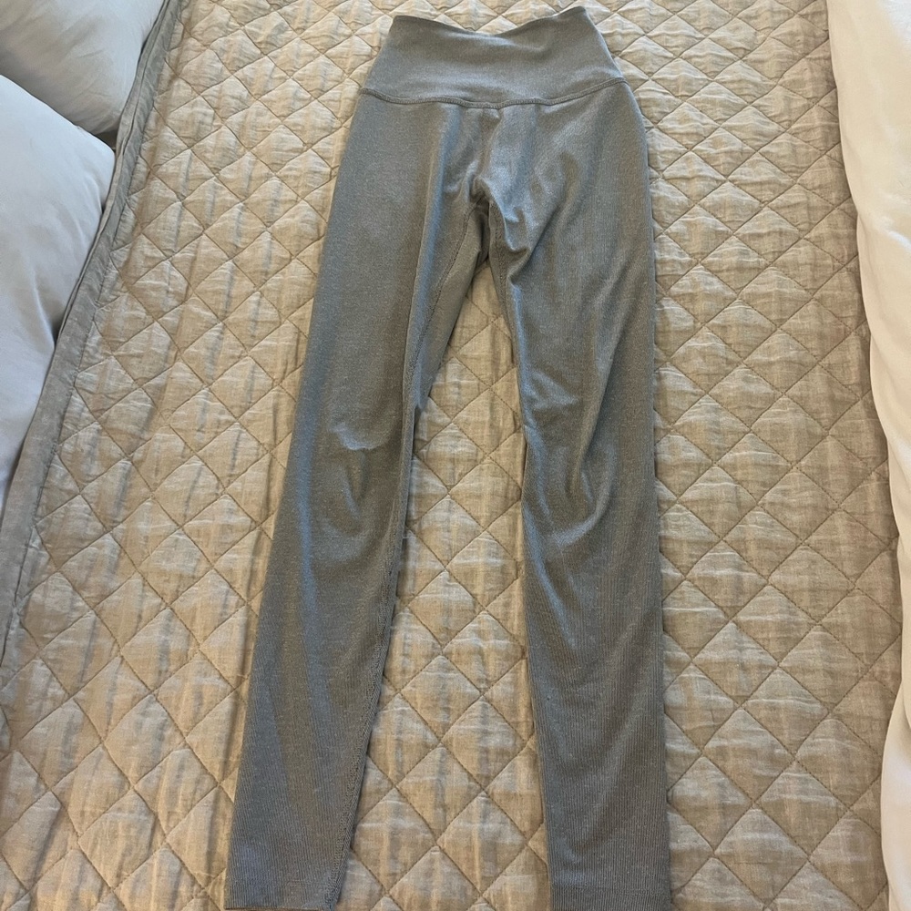 Beyond Yoga gray leggings